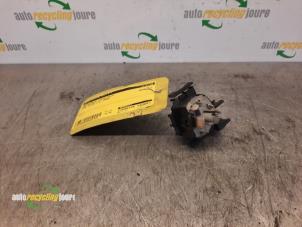 Used Ignition switch contact block Opel Astra G (F08/48) 1.6 16V Price € 10,00 Margin scheme offered by Autorecycling Joure B.V.