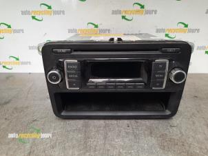 Used Radio CD player Volkswagen Polo V (6R) 1.2 TDI 12V BlueMotion Price € 50,00 Margin scheme offered by Autorecycling Joure B.V.