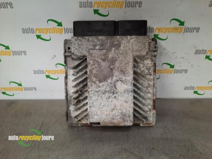 Used Engine management computer Volkswagen Passat Variant (3C5) 2.0 TDI 16V 140 Price € 100,00 Margin scheme offered by Autorecycling Joure B.V.