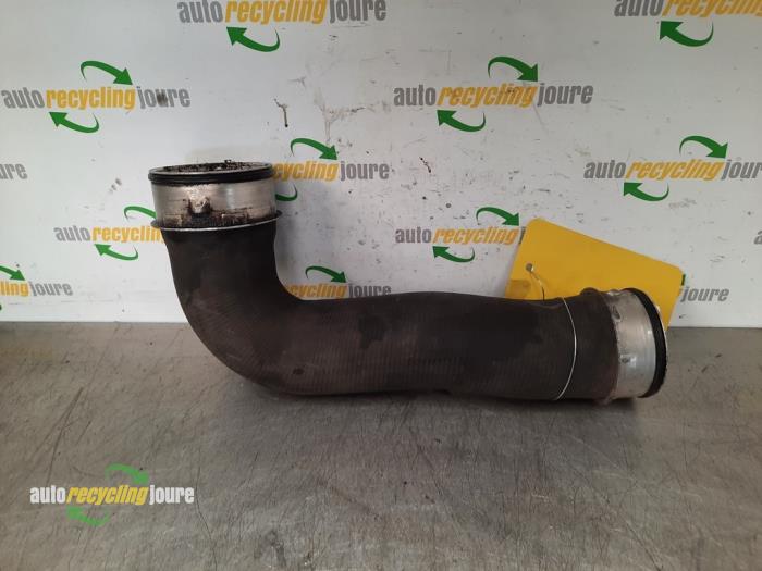 Gebrauchte Intercooler Schlauch Volkswagen Passat Variant (3C5) 2.0 TDI 16V 140 Preis € 15,00 Margenregelung angeboten von Autorecycling Joure B.V.