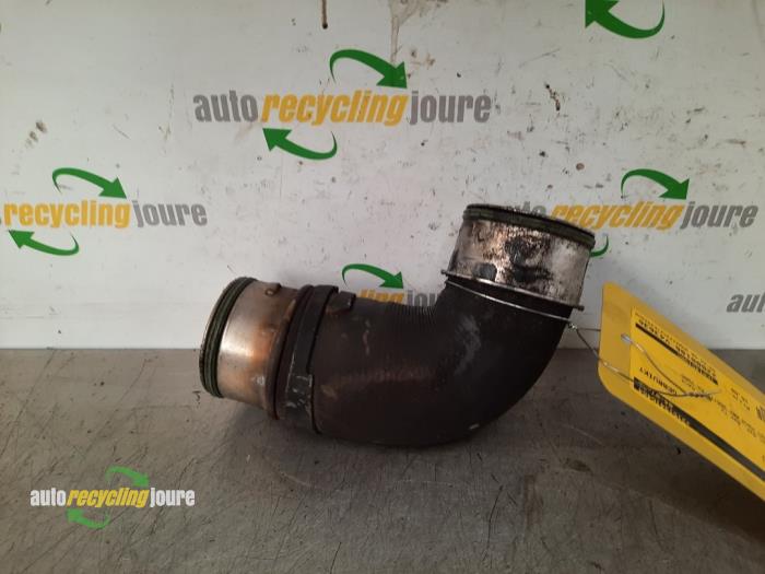 Gebrauchte Intercooler Schlauch Volkswagen Passat Variant (3C5) 2.0 TDI 16V 140 Preis € 15,00 Margenregelung angeboten von Autorecycling Joure B.V.