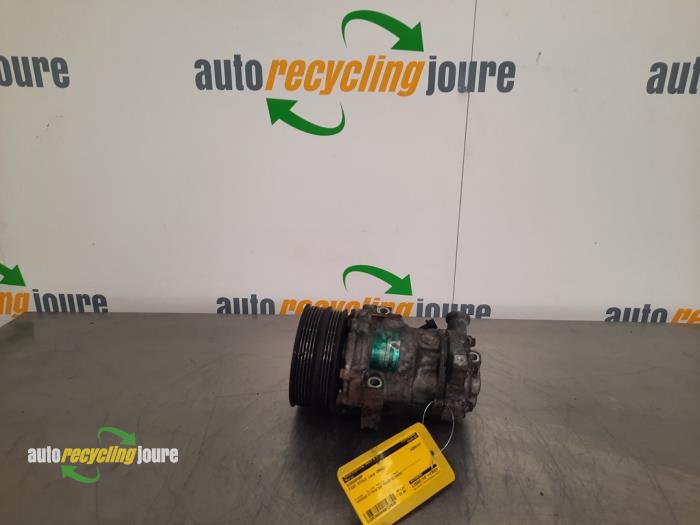 Usagé Compresseur de clim Fiat Stilo (192A/B) 2.4 20V Abarth 3-Drs. Prix € 24,99 Règlement à la marge proposé par Autorecycling Joure B.V.