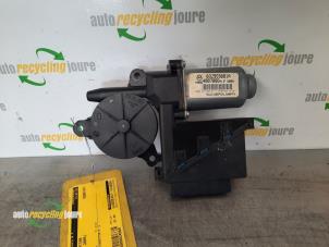 Used Door window motor Volkswagen Polo IV (9N1/2/3) 1.4 16V 75 Price € 25,00 Margin scheme offered by Autorecycling Joure B.V.