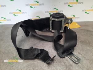 Used Front seatbelt, left Opel Zafira (M75) 2.2 16V Direct Ecotec Price € 40,00 Margin scheme offered by Autorecycling Joure B.V.