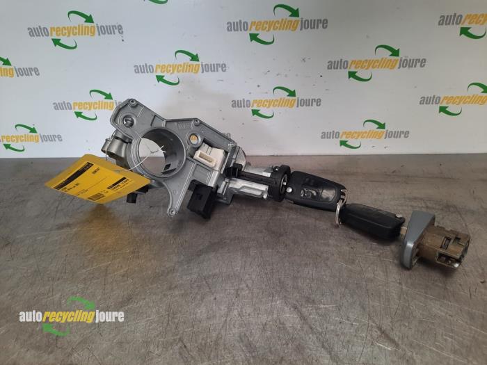 Gebrauchte Schlossset Opel Zafira (M75) 2.2 16V Direct Ecotec Preis € 49,99 Margenregelung angeboten von Autorecycling Joure B.V.