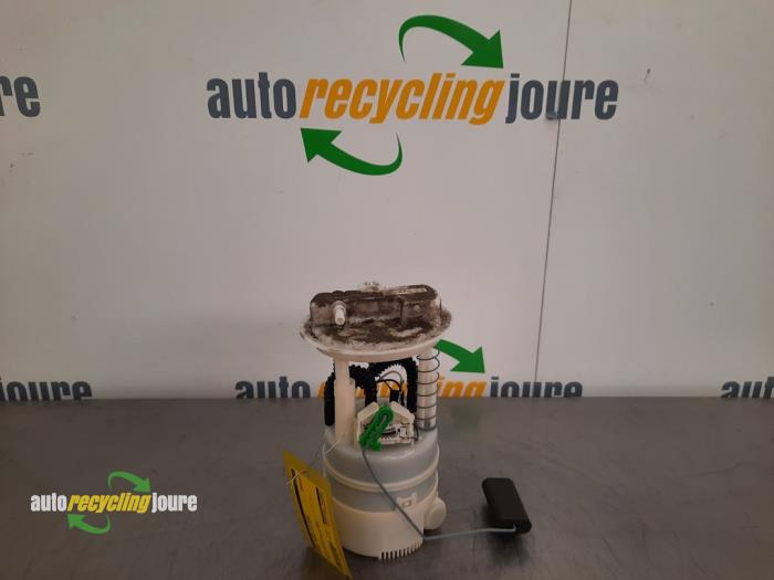 Usagé Pompe à carburant Renault Twingo II (CN) 1.2 Prix € 24,99 Règlement à la marge proposé par Autorecycling Joure B.V.