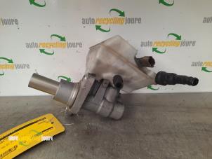 Used Master cylinder Peugeot 5008 I (0A/0E) 1.6 HDiF 16V Price € 25,00 Margin scheme offered by Autorecycling Joure B.V.