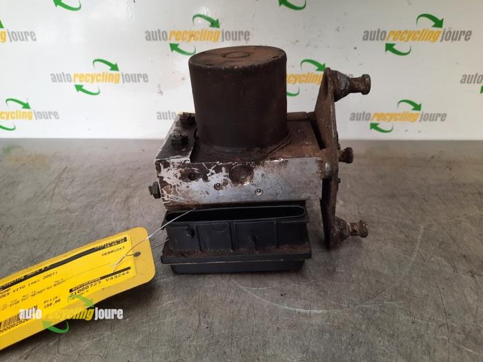 Begagnade ABS-pump Mercedes Vito (639.6) 2.2 109 CDI 16V Pris € 49,99 Marginaltabell erbjuds av Autorecycling Joure B.V.