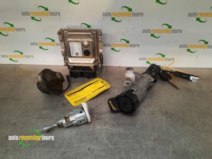 Used Ignition lock + computer Volkswagen Up! (121) 1.0 12V 75 Price € 120,00 Margin scheme offered by Autorecycling Joure B.V.