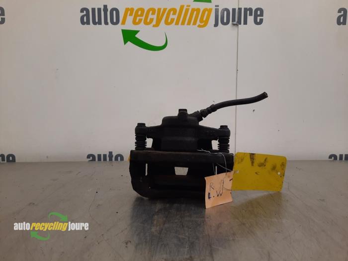 Front brake calliper, right from a Fiat 500C (312) 1.2 69 2011
