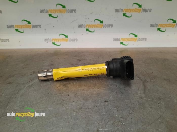 Ignition coil from a Seat Altea (5P1) 2.0 FSI 16V 2004