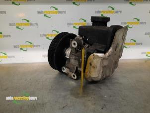 Used Power steering pump Mercedes C Combi (S203) 1.8 C-180K 16V Price € 50,00 Margin scheme offered by Autorecycling Joure B.V.