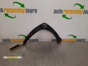 Used Front wishbone, left Peugeot 307 CC (3B) 2.0 16V Price € 20,00 Margin scheme offered by Autorecycling Joure B.V.