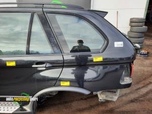 Usados Panel lateral izquierda detrás BMW X5 (E53) 4.4 V8 32V Precio de solicitud ofrecido por Autorecycling Joure B.V.