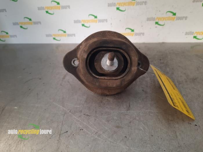 Usagé Support moteur BMW X5 (E53) 4.4 V8 32V Prix € 35,00 Règlement à la marge proposé par Autorecycling Joure B.V.
