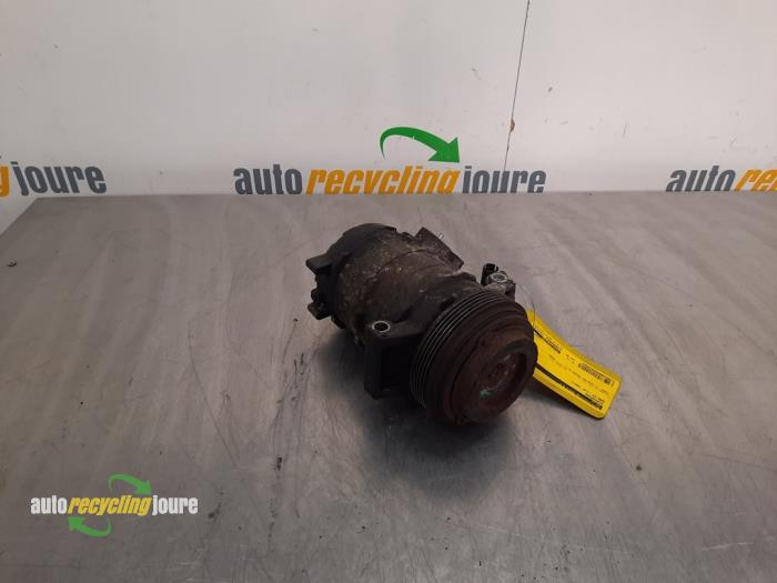 Używane Pompa klimatyzacji BMW X5 (E53) 4.4 V8 32V Cena € 100,00 Procedura marży oferowane przez Autorecycling Joure B.V.