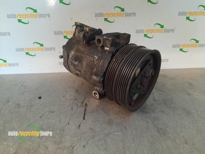 Usagé Compresseur de clim Fiat Stilo (192A/B) 2.4 20V Abarth 3-Drs. Prix € 24,99 Règlement à la marge proposé par Autorecycling Joure B.V.