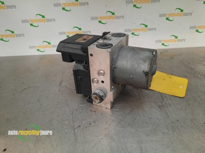 Begagnade ABS-pump Fiat Stilo (192A/B) 2.4 20V Abarth 3-Drs. Pris € 29,99 Marginaltabell erbjuds av Autorecycling Joure B.V.