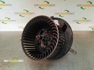 Usados Motor de ventilador de calefactor Volkswagen Jetta III (1K2) 1.9 TDI Precio € 40,00 Norma de margen ofrecido por Autorecycling Joure B.V.