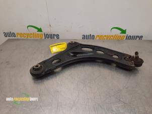 Used Front wishbone, right Opel Vivaro 2.0 CDTI Price € 50,00 Margin scheme offered by Autorecycling Joure B.V.