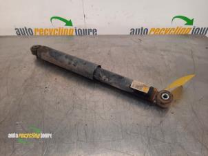 Used Rear shock absorber, left Fiat Doblo Cargo (263) 1.3 D Multijet Price € 30,25 Inclusive VAT offered by Autorecycling Joure B.V.