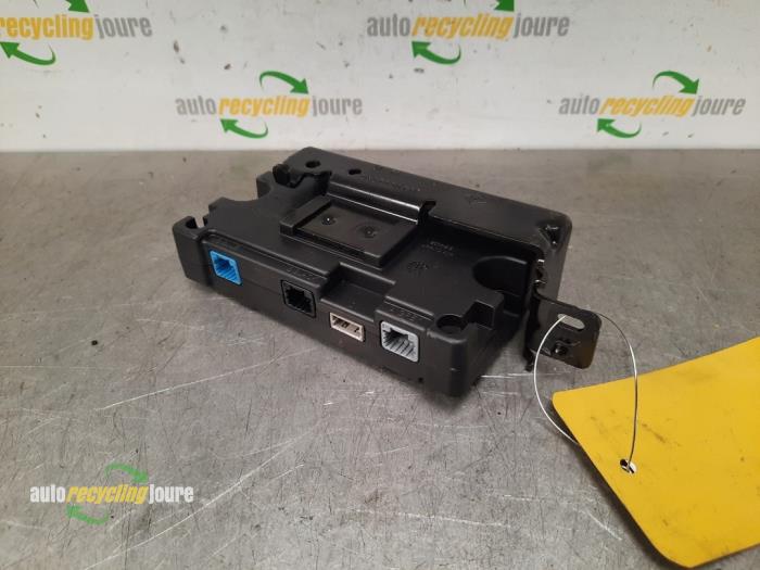 Używane Modul Bluetooth Renault Megane III Grandtour (KZ) 1.4 16V TCe 130 Cena € 34,99 Procedura marży oferowane przez Autorecycling Joure B.V.