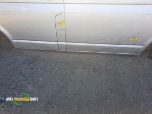 Used Sill, left Volkswagen Transporter T5 2.5 TDi 4Motion Price on request offered by Autorecycling Joure B.V.