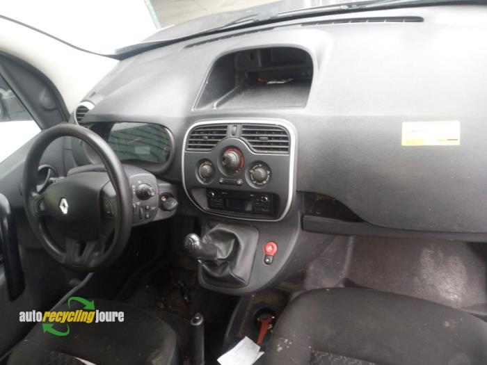 Dashboard from a Renault Kangoo Express (FW) 1.5 dCi 75 FAP 2016