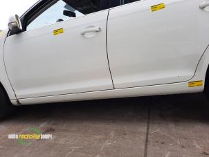 Used Sill, left Volkswagen Golf V Variant (1K5) 1.9 TDI Price on request offered by Autorecycling Joure B.V.