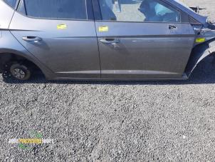 Used Sill, right Seat Leon (5FB) 1.4 TSI 16V Price on request offered by Autorecycling Joure B.V.