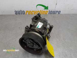 Used Air conditioning pump Renault Clio III (BR/CR) 1.2 16V TCe 100 Price € 49,99 Margin scheme offered by Autorecycling Joure B.V.