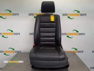 Used Seat, left Volkswagen Touareg (7LA/7L6) 4.2 V8 40V Price € 225,00 Margin scheme offered by Autorecycling Joure B.V.