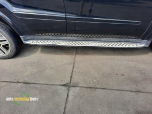 Used Sill, right Mercedes ML II (164/4JG) 3.0 ML-320 CDI 4-Matic V6 24V Price on request offered by Autorecycling Joure B.V.