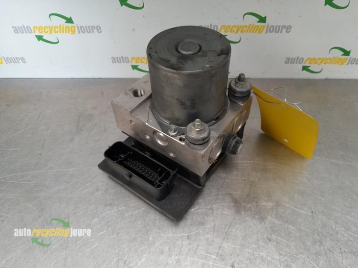 Gebrauchte ABS Pumpe Audi A4 (B7) 2.0 TDI 16V Preis € 29,99 Margenregelung angeboten von Autorecycling Joure B.V.