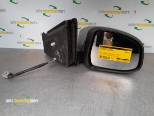 Używane Lusterko zewnetrzne prawe Ford Mondeo IV Wagon 2.0 TDCi 140 16V Cena € 75,00 Procedura marży oferowane przez Autorecycling Joure B.V.