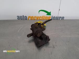 Used Rear brake calliper, left Ford Mondeo IV Wagon 2.0 TDCi 140 16V Price € 35,00 Margin scheme offered by Autorecycling Joure B.V.