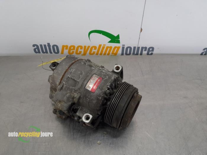 Usagé Compresseur de clim BMW 5 serie (E39) 528i 24V Prix € 24,99 Règlement à la marge proposé par Autorecycling Joure B.V.