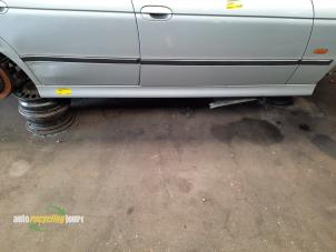 Used Sill, right BMW 5 serie (E39) 528i 24V Price on request offered by Autorecycling Joure B.V.