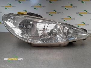 Used Headlight, right Peugeot 206 (2A/C/H/J/S) 1.4 XR,XS,XT,Gentry Price € 35,00 Margin scheme offered by Autorecycling Joure B.V.