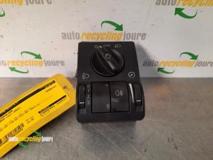 Used Light switch Opel Corsa C (F08/68) 1.2 16V Price € 25,00 Margin scheme offered by Autorecycling Joure B.V.