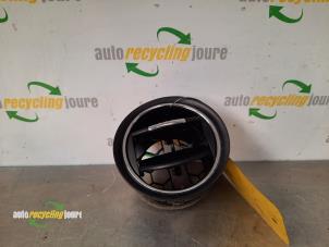 Used Dashboard vent Ford Mondeo IV 2.3 16V Price € 15,00 Margin scheme offered by Autorecycling Joure B.V.