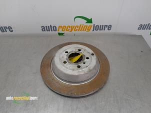 Used Rear brake disc Mercedes ML II (164/4JG) 3.0 ML-320 CDI 4-Matic V6 24V Price € 70,00 Margin scheme offered by Autorecycling Joure B.V.