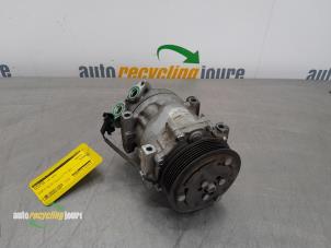 Used Air conditioning pump Volvo V50 (MW) 1.6 D 16V Price € 125,00 Margin scheme offered by Autorecycling Joure B.V.