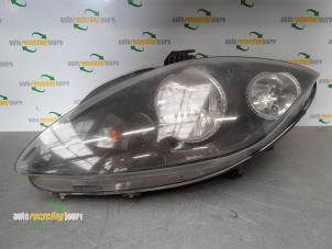 Used Headlight, left Seat Leon (1P1) 1.4 TSI 16V Price € 75,00 Margin scheme offered by Autorecycling Joure B.V.