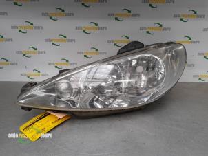 Used Headlight, left Peugeot 206 (2A/C/H/J/S) 1.4 XR,XS,XT,Gentry Price € 35,00 Margin scheme offered by Autorecycling Joure B.V.