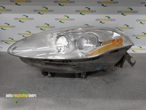 Used Headlight, left Fiat Bravo (198A) 1.4 16V Price € 115,00 Margin scheme offered by Autorecycling Joure B.V.