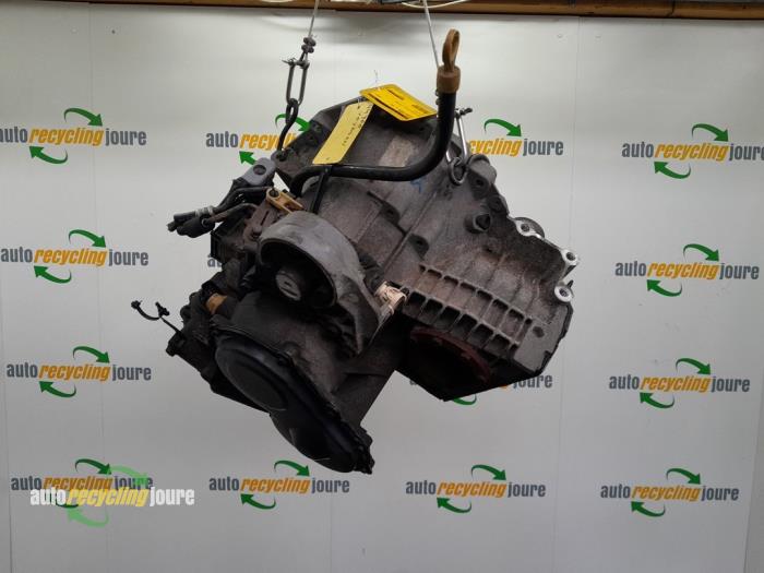 Used Gearbox Chrysler Voyager/Grand Voyager (RG/RS) 2.8 CRD 16V Autom. (Dodge Ram Van) Price € 250,00 Margin scheme offered by Autorecycling Joure B.V.