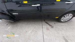Used Sill, left Renault Clio III Estate/Grandtour (KR) 1.2 16V 75 Price on request offered by Autorecycling Joure B.V.