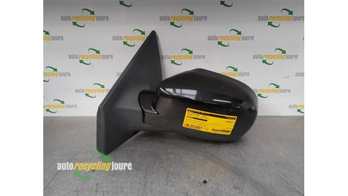 Wing mirror, left from a Renault Clio III Estate/Grandtour (KR) 1.2 16V 75 2011