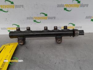 Used Fuel injector nozzle Citroen C5 III Tourer (RW) 1.6 HDi 16V 115 Price € 39,95 Margin scheme offered by Autorecycling Joure B.V.